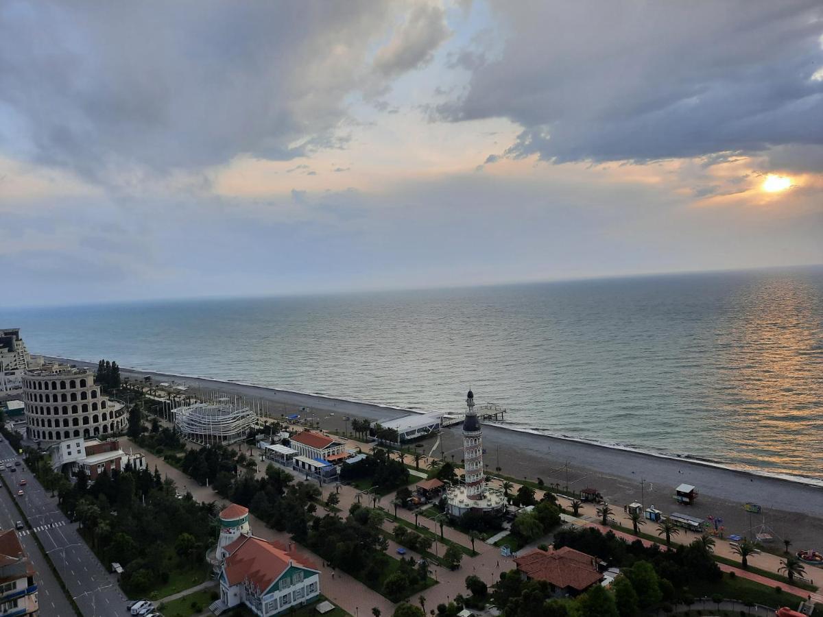 The Best Beach Aparthotel Orbi City Batumi Esterno foto
