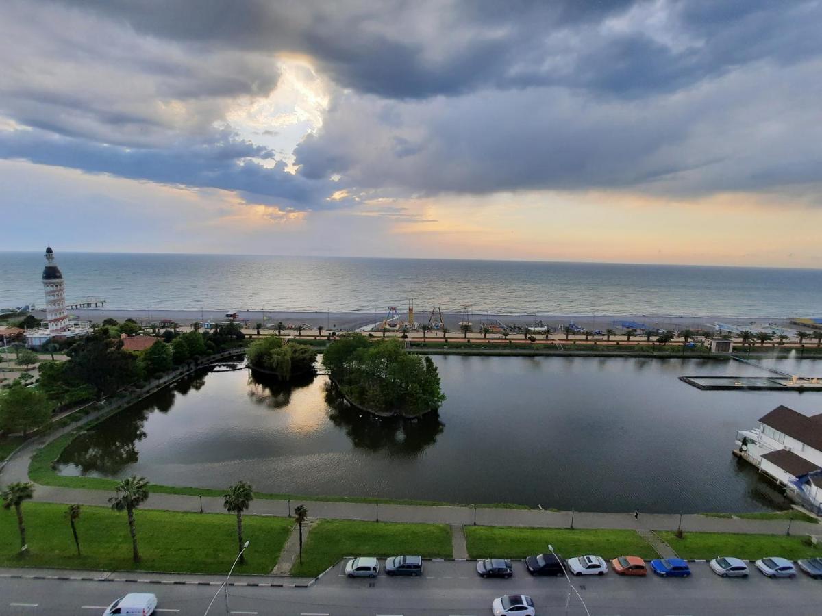 The Best Beach Aparthotel Orbi City Batumi Esterno foto